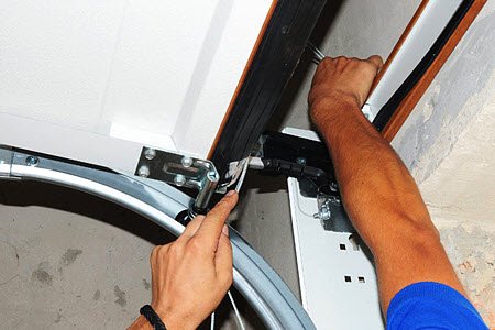 Garage Door Repair Service in La Vergne, TN